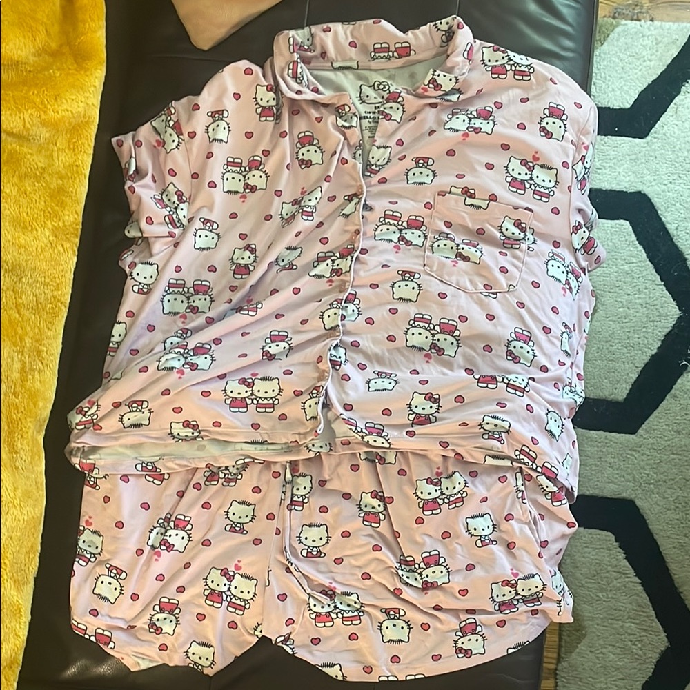 Hello Kitty Heart Print Pajama Set